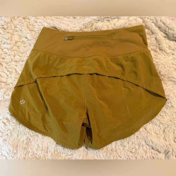Lululemon Speed Up Women’s Short in Auric Gold Size 2 - Picture 3 of 5